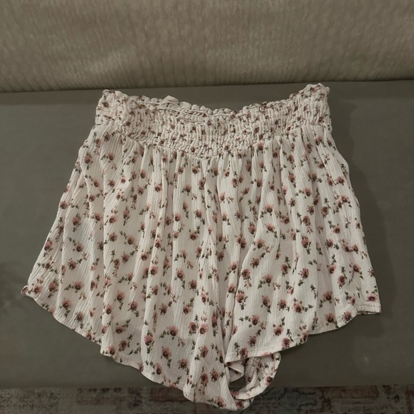 Urban Outfitters Ruffle Flow Shorts / XS - Picture 2 of 3